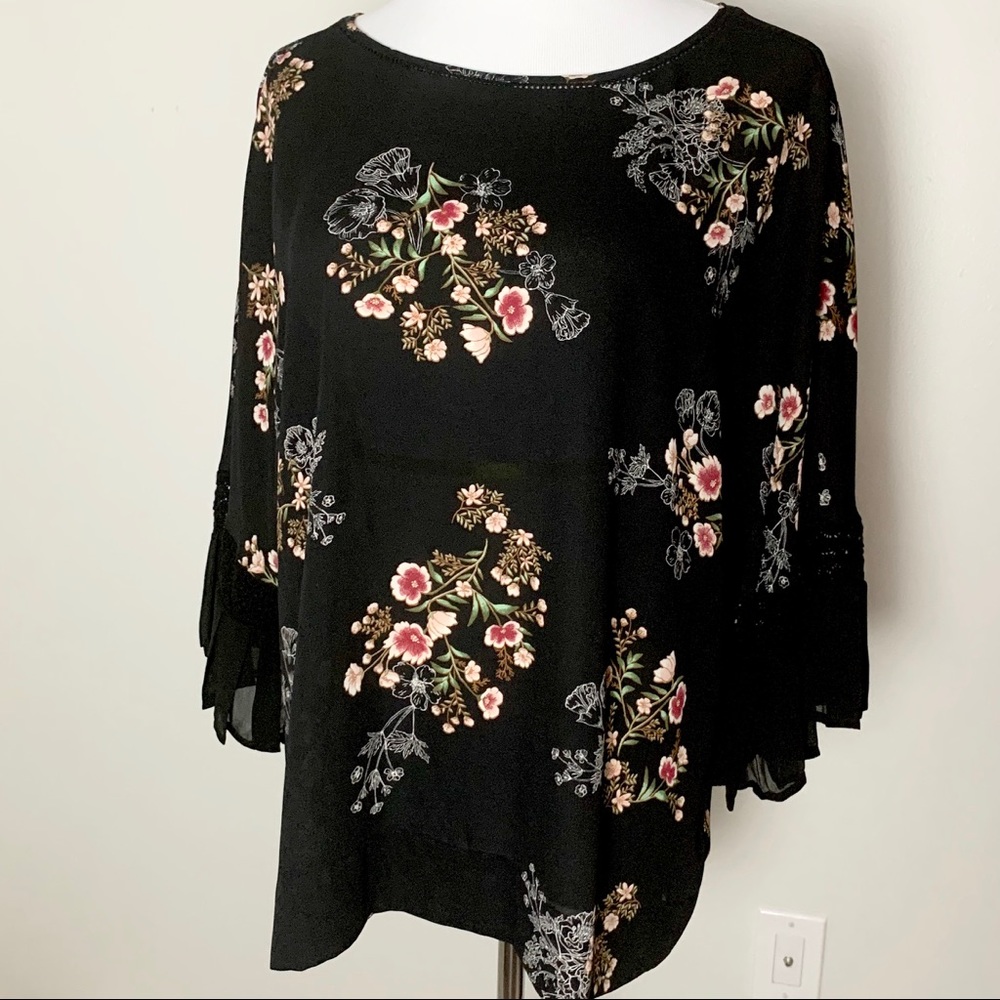 DR2 | black floral top | PXL | back tie, sleeve pleated detail